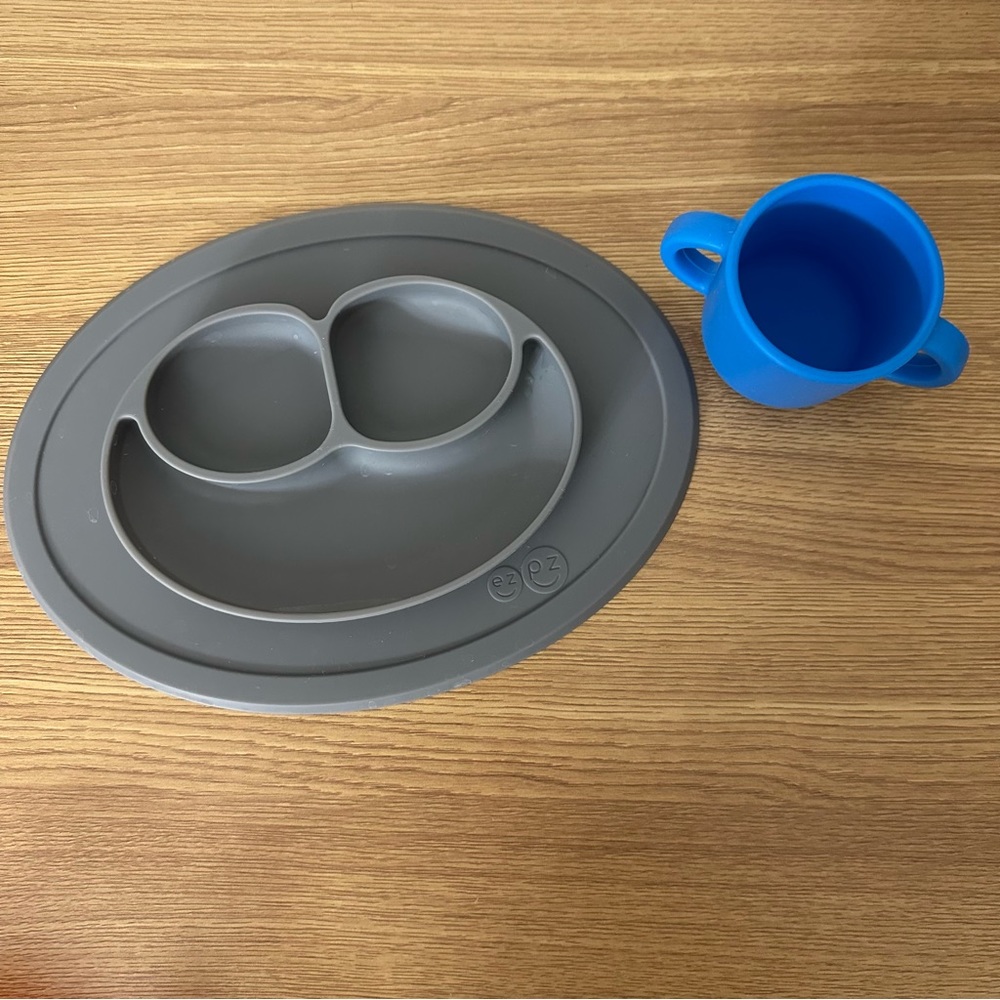 EZ PZ Silicone Divided Plate/Mat plus Silicone handled cup